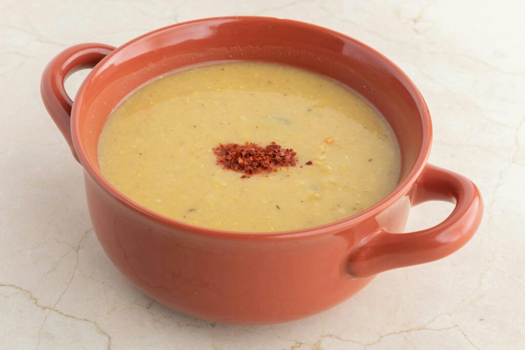 100 Kişilik Mercimek Çorbası Tarifi (Lokanta Usulü – Pürüzsüz, Kıvamı Tam)